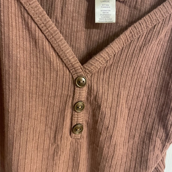 Crop top - Picture 3 of 3